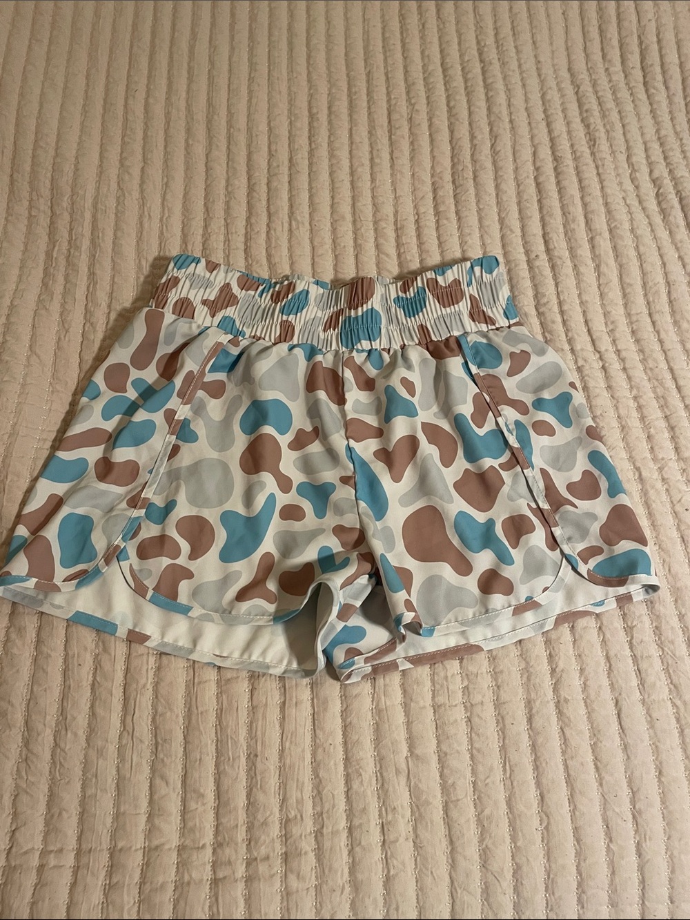 Women's Aqua & Taupe Print Elastic-Waist Shorts. Brand new, ordered from TikTok